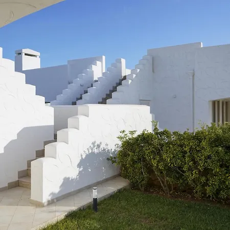 Terry Nyaraló Ostuni